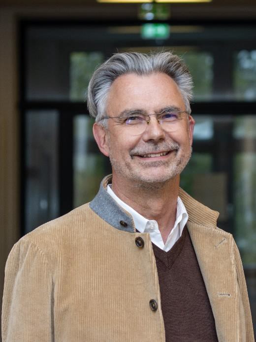 Dr. Helmuth Althoff